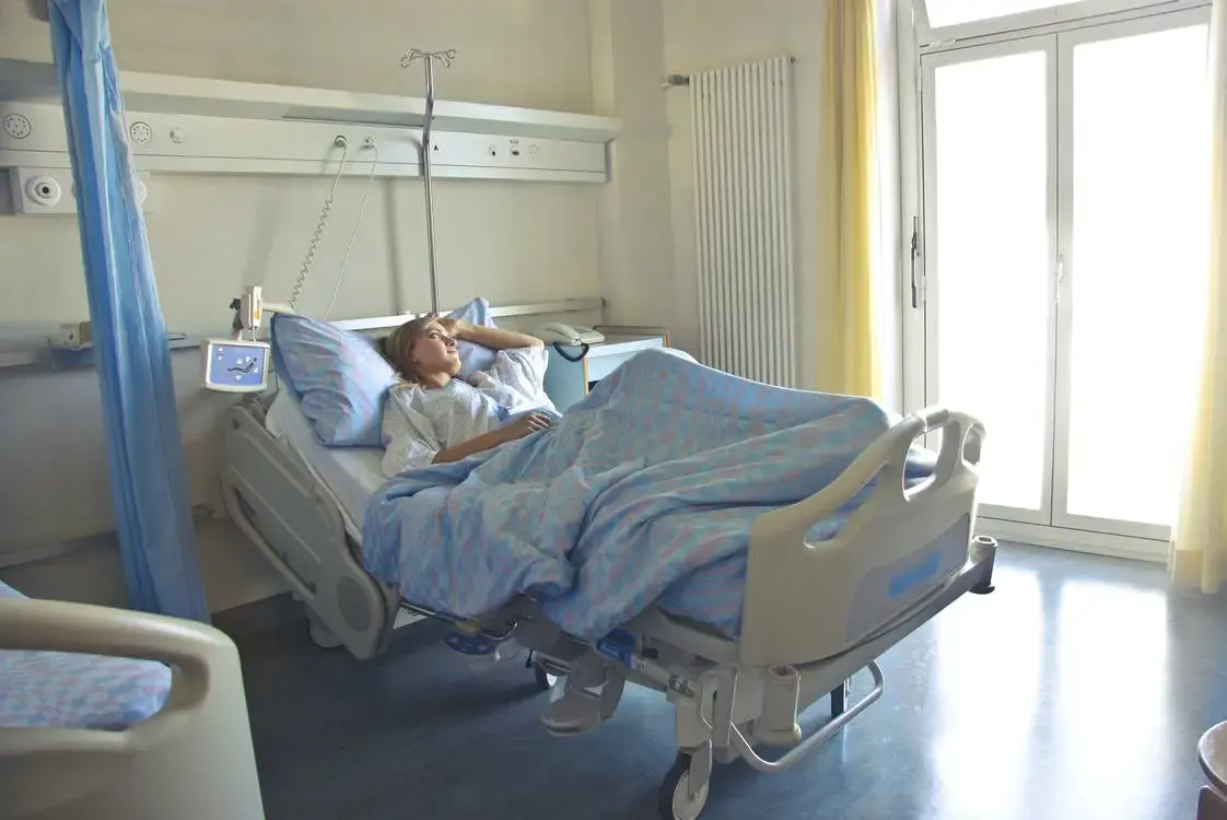 A woman using her Lifetime Reserve Days while in hospital.