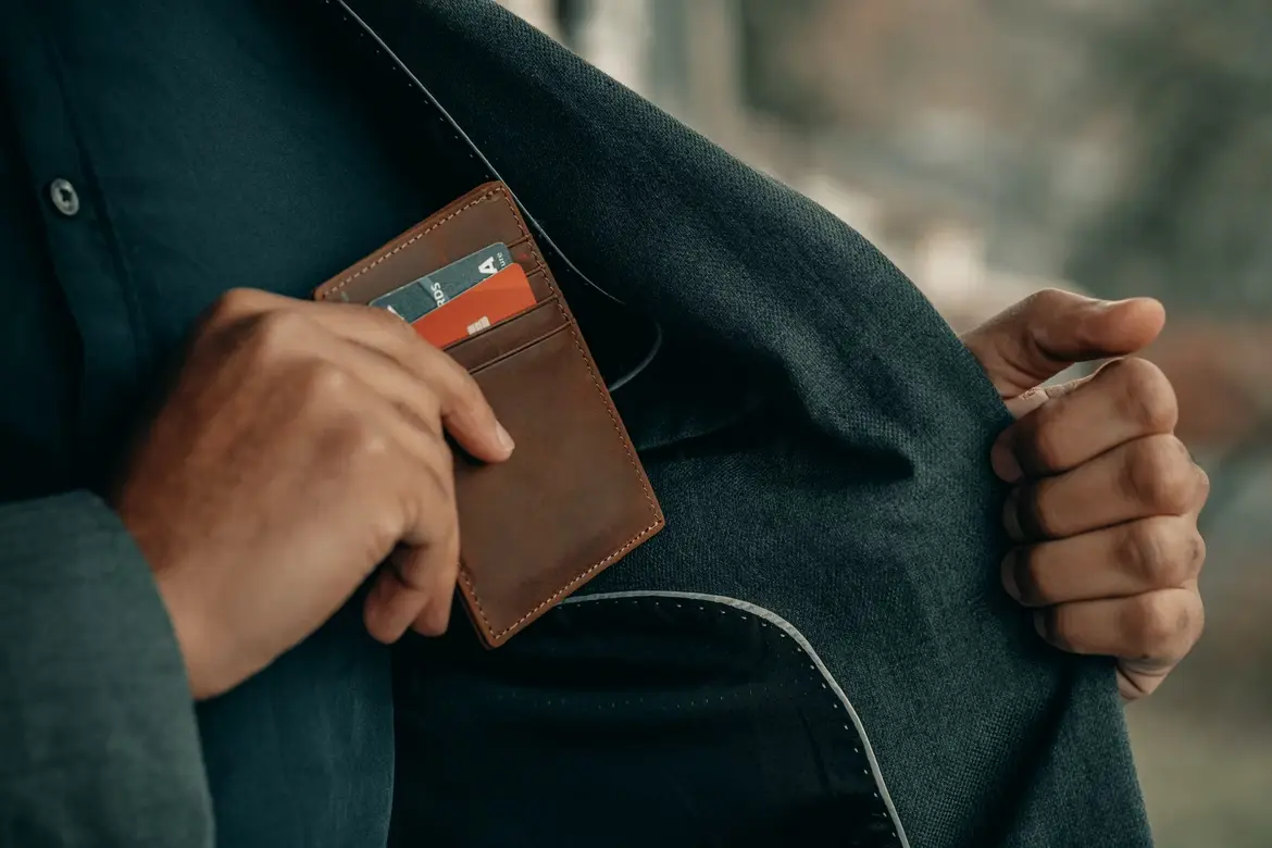 A man who got a new wallet after his was lost.